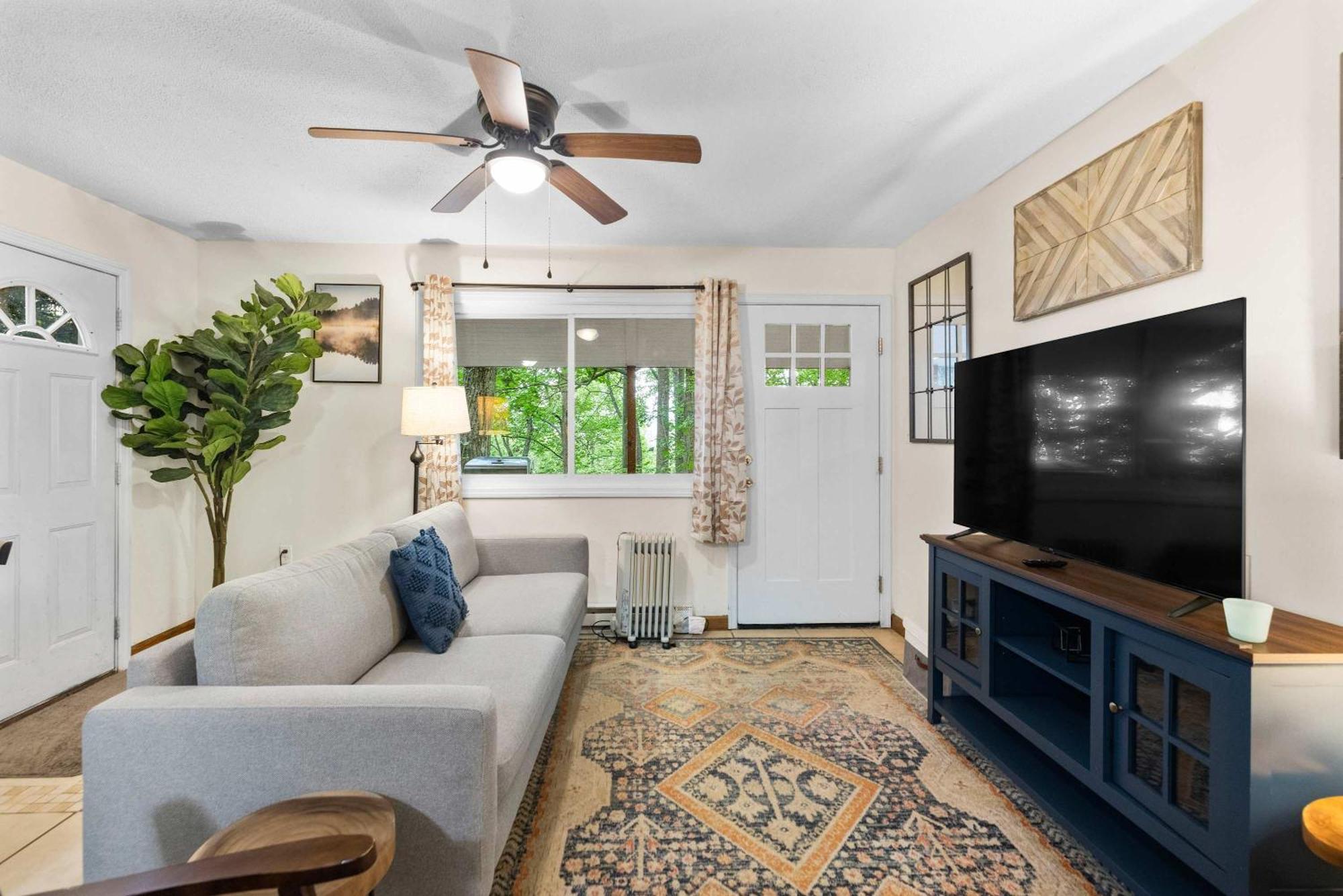 Modern Mountain Cottage W Hot Tub, Fire Pit, Wifi Inwood Εξωτερικό φωτογραφία